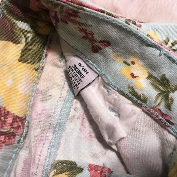 Spring Jeans - Picture 7 of 7